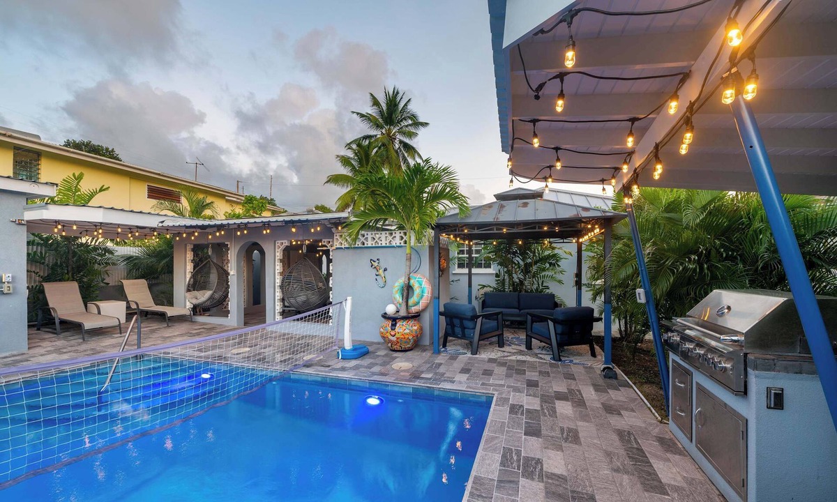 Welches House | Private Pool | 3 Mins to Welches Beach | BBQ