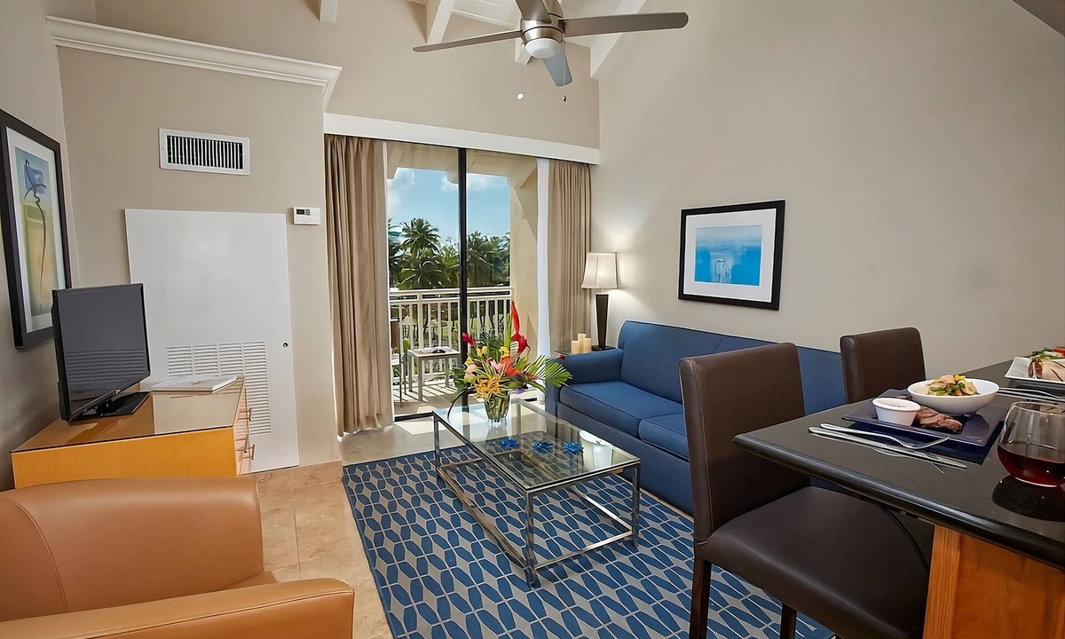 Saint Lawrence House | Quiet & Peaceful Stay! Relaxing Room w/ Fantastic View, Outdoor Pool
