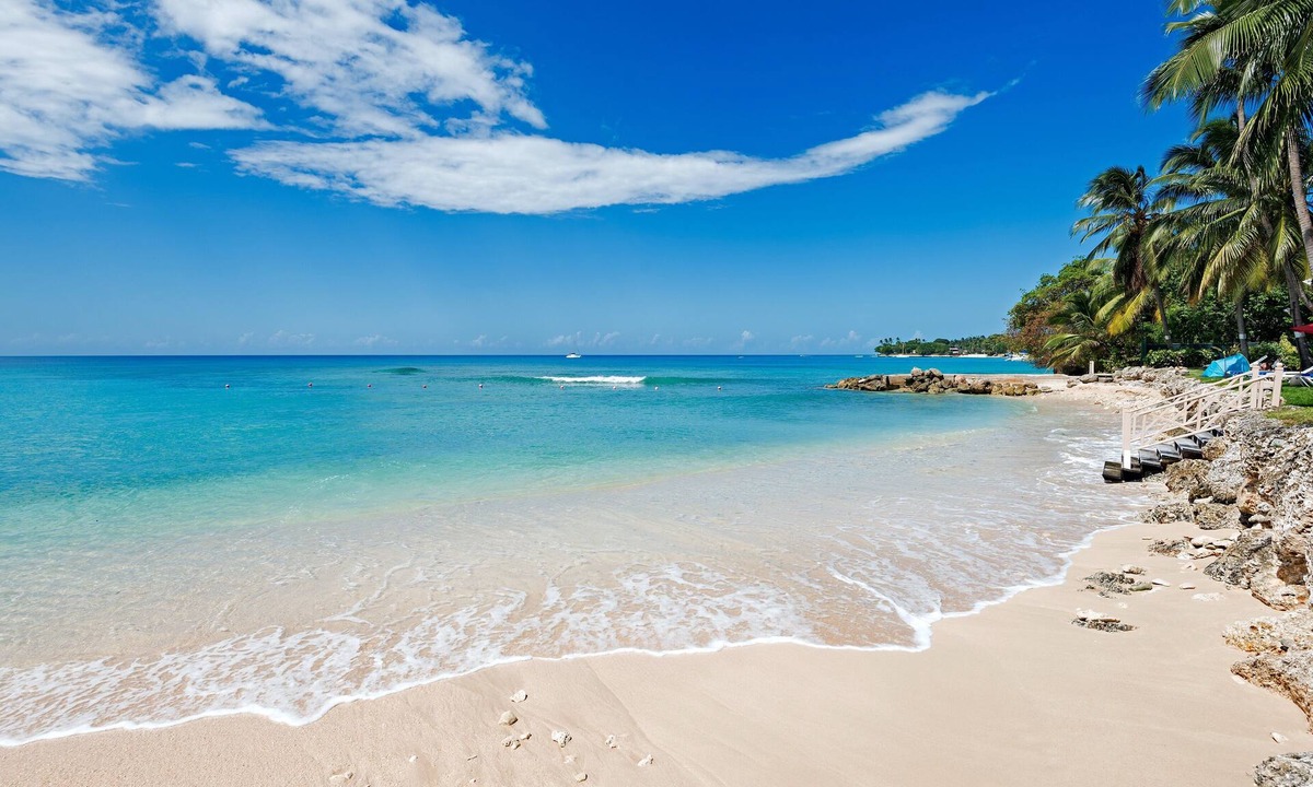 Reeds Bay Condo | Reeds House on Reeds Bay. On the sea with Wonderful Sea Views From Every Room.