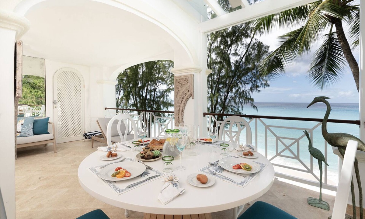 Old Trees Bay Apartment | Sea Breeze, 204 Old Trees, Paynes Bay, Barbados 3 Bed Luxury Beach Apartment