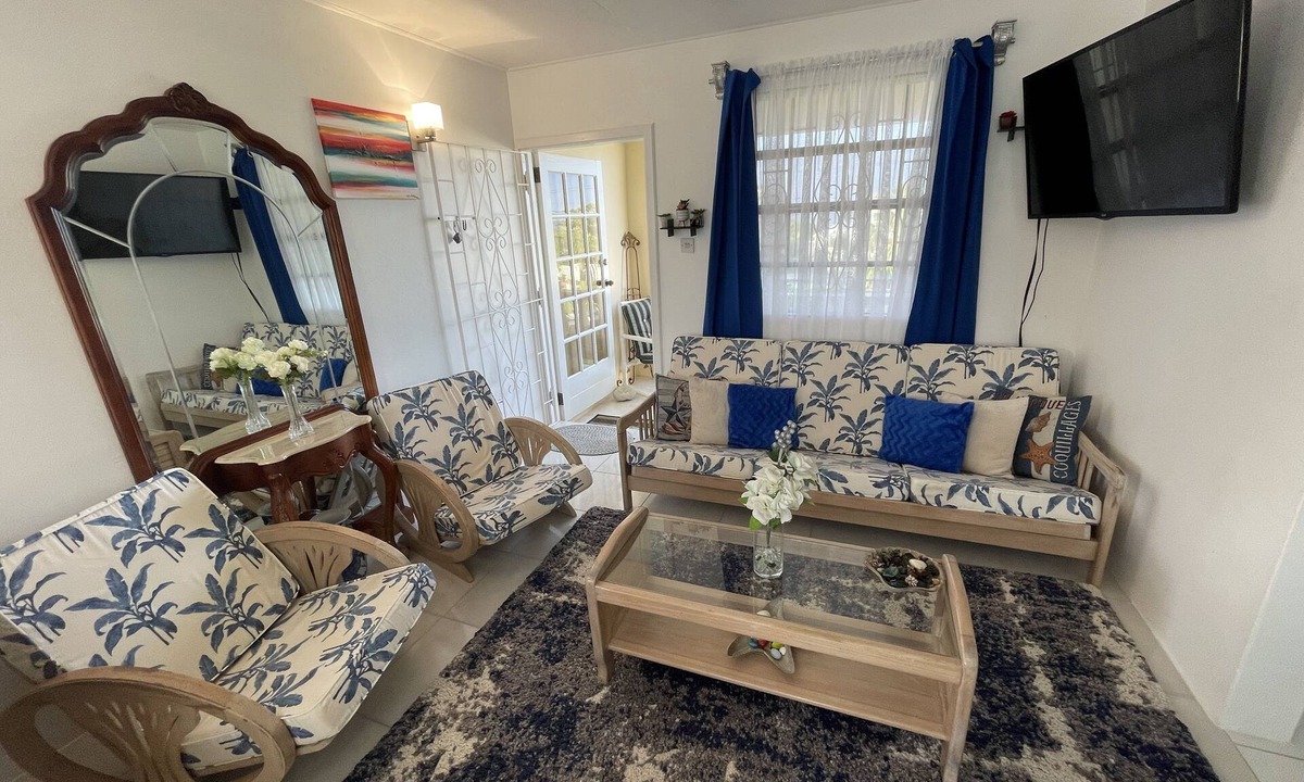 Enterprise Apartment | Sea Rocks Beach Apartments - Lovely 2 Bedroom Unit
