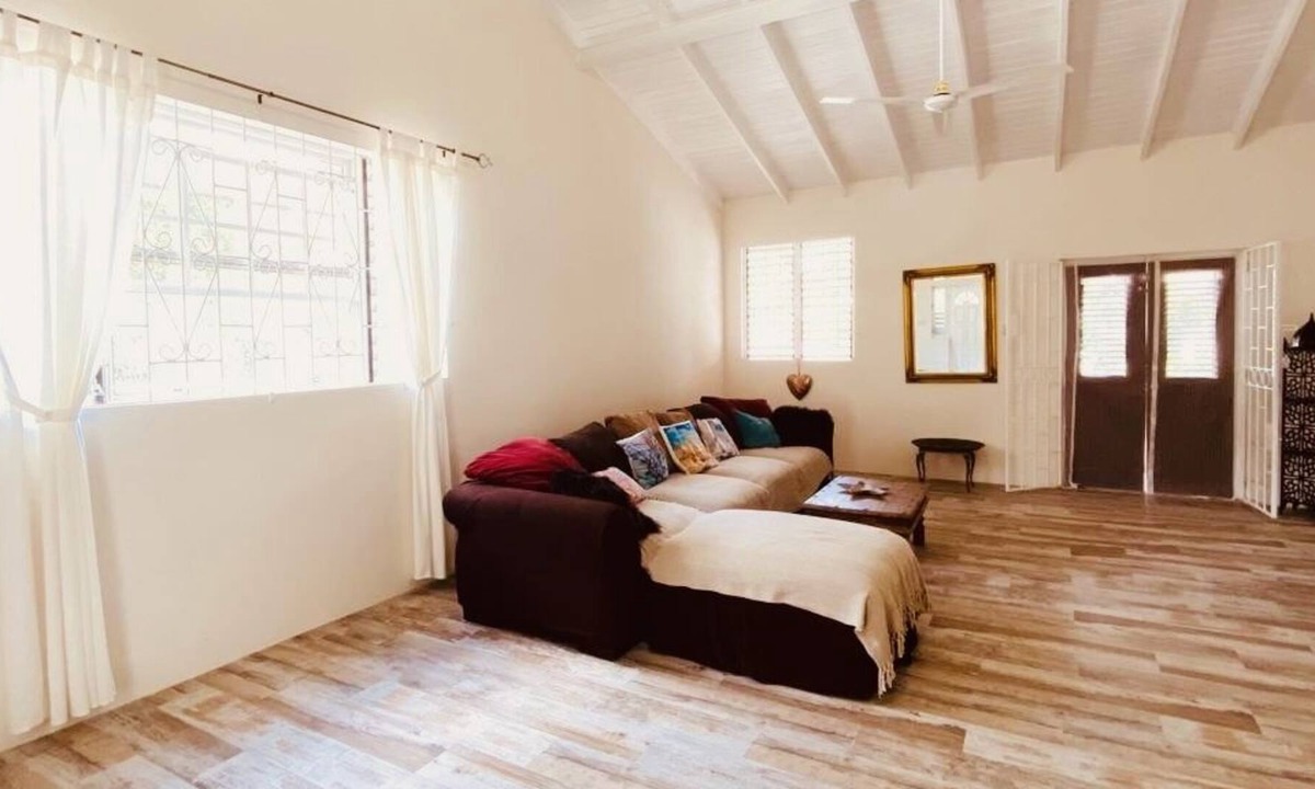 Mullins House | Spacious Home Away From Home