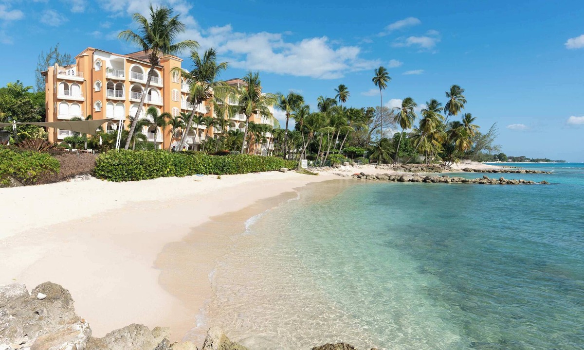 Little Battaleys Apartment | St Peter's Bay PH505