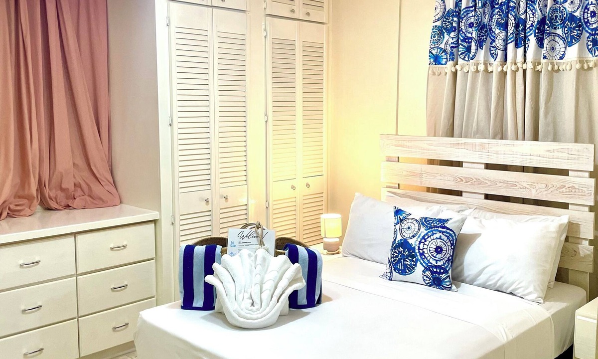 Graeme Hall Terrace House | Steps 2 Beach is the Perfect Family Home 2 Minutes Walk to the Beach!