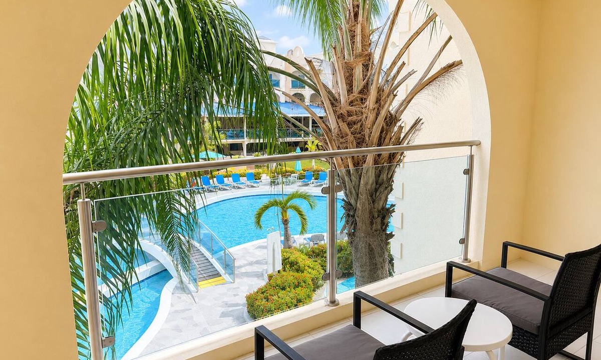 Maxwell Hotel | Sunbay- Breakfast, hotel, WiFi, Beach Access