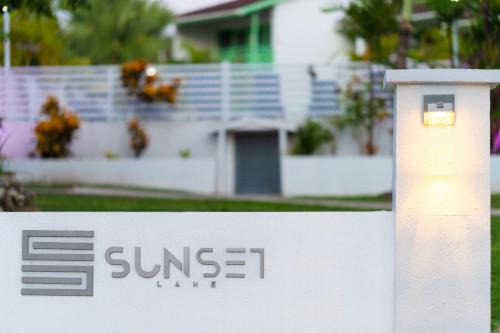 Sunset Crest Apartment | Sunset Lane Apartment Hotel