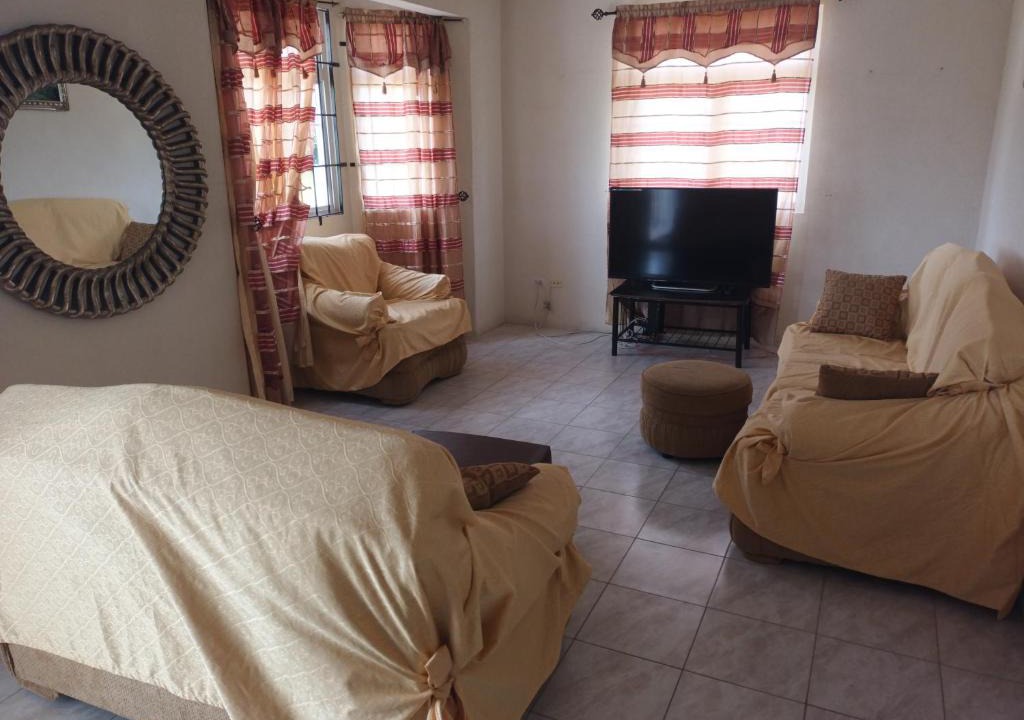 Bridgetown House | Super breezy cozynook !