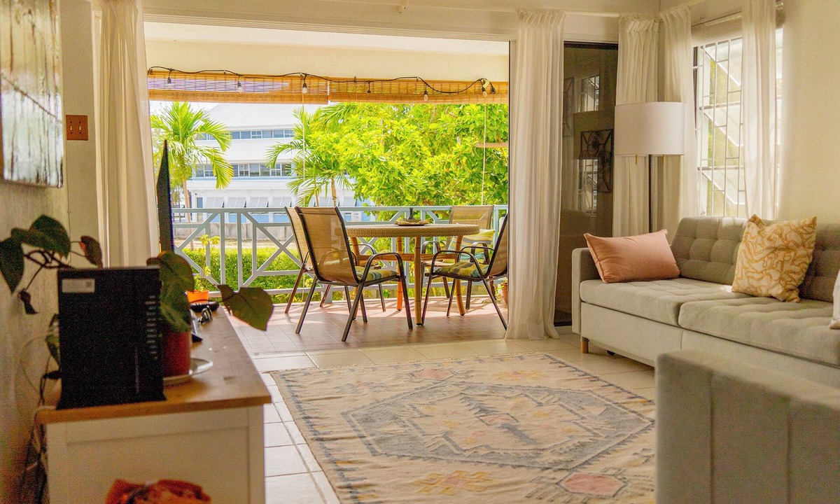 West Coast Apartment | The Holiday Hub close to amenities and beach view