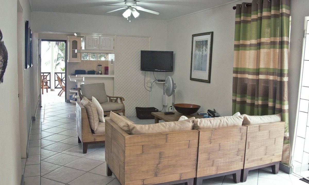 Hastings Cottage | Three Bedroom Apartment on the Beach