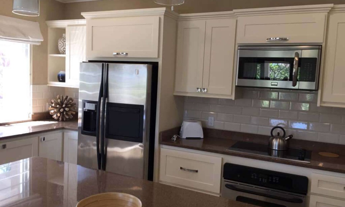 Chancery Lane Apartment | Two spacious 3 bedroom apartments in a safe and quiet neighbourhood.