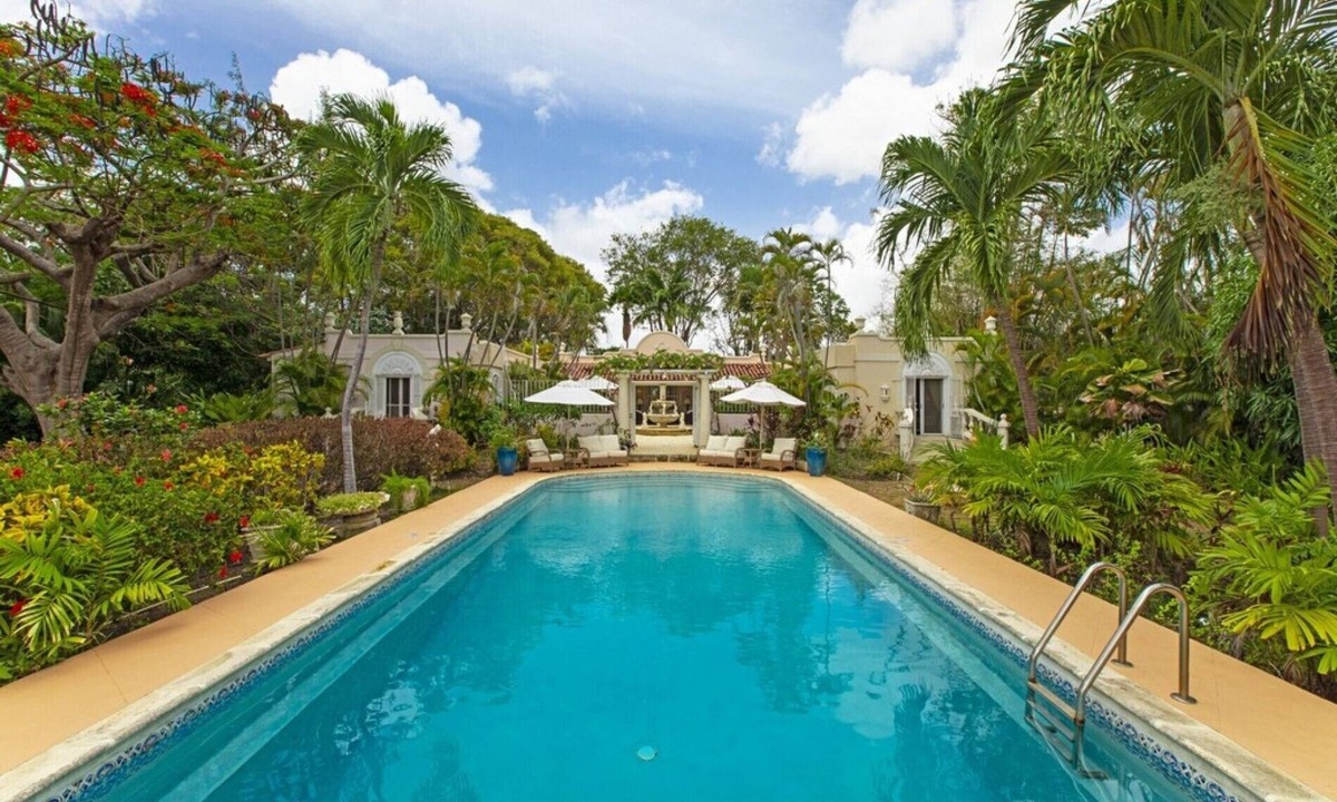 Holder's Hill Villa | Villa Shangri La by Fantasia Villas
