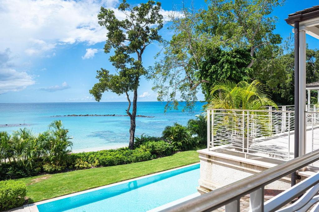 Sunset Crest House | Villa Tamarindo is a luxury 4 bedroom property in Holetown, St James