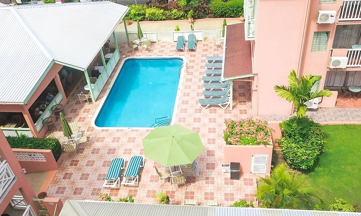 Rendezvous Apartment | Visit Animal Flower Cave! Exquisite Unit w/Balcony & Kitchenette! Parking, Pool
