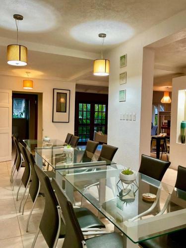 Lodge Hill House | ZenBreak Harbour View 4bd