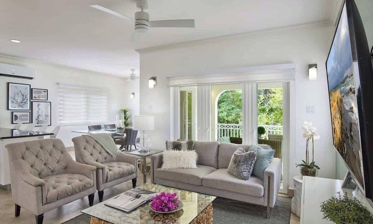 Gibbs Bay House | ZenBreak KingsGate #1, 3 min walk to Gibbs Beach