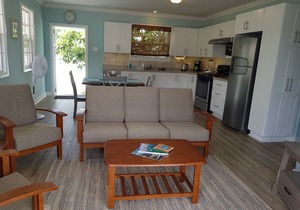 2 minute Walk to Beach, Newly Renovated, 2 Bedroom 2 Bathroom Apartment #2