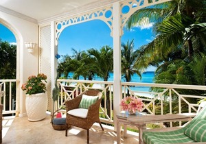 #271 Beautiful Beach Front Exceptional Luxury Apartment in Port St Charles.