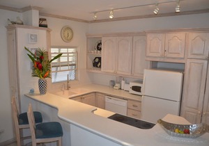 Amazing Beachfront Condo With Pool On Tranquil Worthing Beach - Leith Court #12