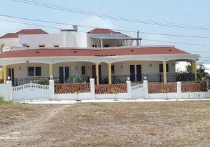 Apartment with double bed and private outdoor kitchen Higher Heights, Barbados