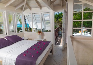 Beachfront 1 bedroom apartment at the Inchcape Seaside Villas estate