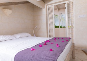 Beachfront 1 bedroom apartment at the Inchcape Seaside Villas estate