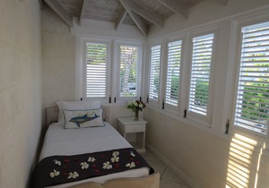 Beachfront 1 bedroom apartment at the Inchcape Seaside Villas estate