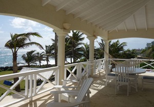 Beachfront 2 bedroom apt. No. 4 right one of the white sand beach of Silver Sands