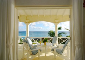 Beachfront 2 bedroom apt. No. 4 right one of the white sand beach of Silver Sands