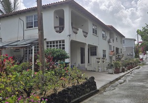 Beachfront-Chandler's Coast-10mins Holetown-Two 4 BR suites. Private gated villa