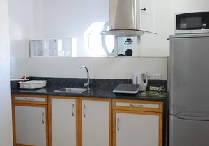Breezy LR GND Floor Apt Higher Altitude, Barbados