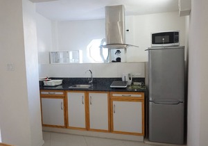 Breezy LR GND Floor Apt Higher Altitude, Barbados