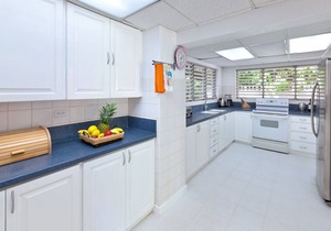 Charming Beachfront Villa - Church Point 4