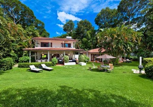 Charming Beachfront Villa - Church Point 4