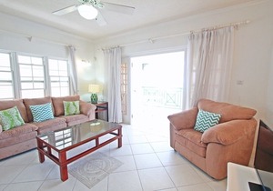 Easy-Going Beachfront Apartment with Pool - Leith Court 11
