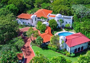 Elsewhere is an exceptionally beautiful villa that sprawls on the Sandy Lane Estate