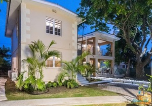 Heart of St. Lawrence Gap, | 8-min Walk to Beach