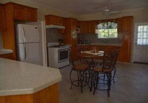 IXORAS BEACH APARTMENTS (2 bedrooms)