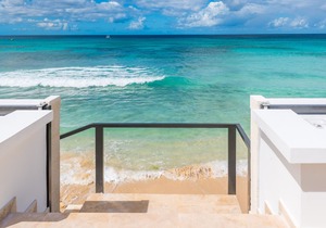 Nirvana: Luxury beachfront 5-bedroom villa with pool