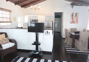 Oistins Cottage - Pool Deck + Walk to beach!
