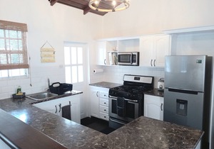 Oistins Cottage - Pool Deck + Walk to beach!