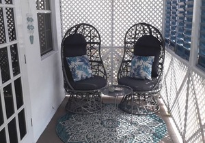 Oistins Cottage - Pool Deck + Walk to beach!