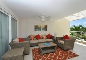 Palm Beach 204 in Hastings by Personal Villas - Ideal for Families, Beautiful Pool and Beach