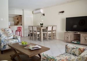 Port St. Charles - 3 Bedroom Marinafront Villa