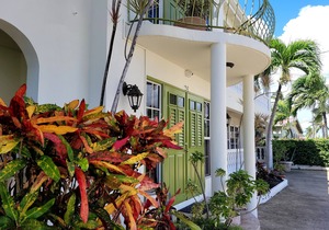 Relaxing, Amazing beach, pool, Cheap cars, quiet area, surfers paradise 3