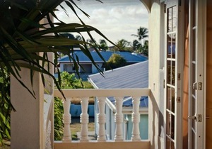 Relaxing, Amazing beach, pool, Cheap cars, quiet area, surfers paradise 3