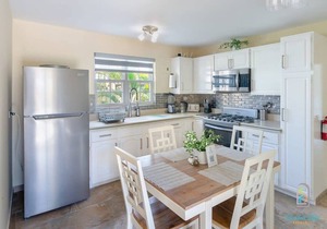 Relaxing Escape w/Porch, Near Dover Beach & Dining