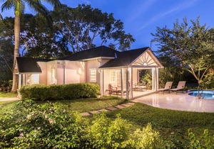 Sandalwood House (3/6 Rooms)