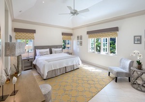 Stunning Retreat with Pool Near Beach - Porters Villa