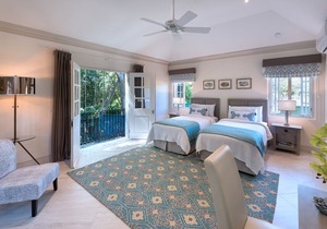 Stunning Retreat with Pool Near Beach - Porters Villa
