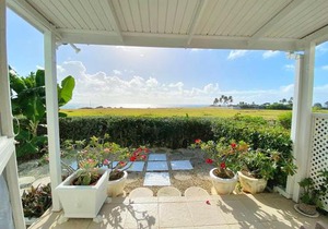 The Gem is located a few minutes walk to the gorgeous Bottom Bay Beach